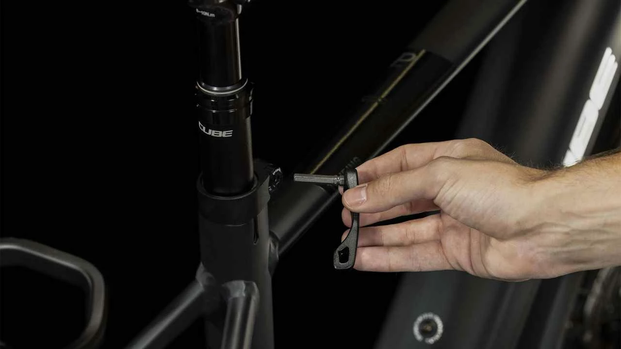 Cube Touring Hybrid Pro 625 Black N Metal E-Bike Trekkingrad Herren â Bild 4