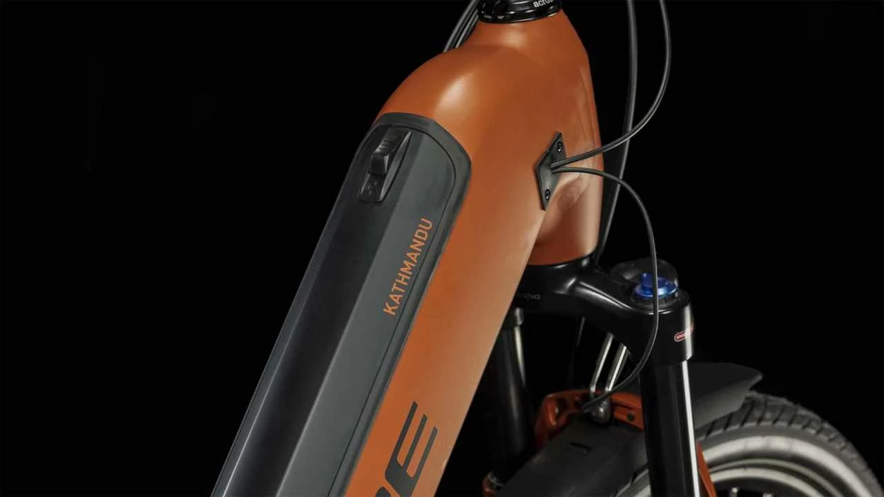 Cube Kathmandu Hybrid EXC 750 Red N Black E-Bike Trekkingrad Tiefeinsteiger â Bild 2