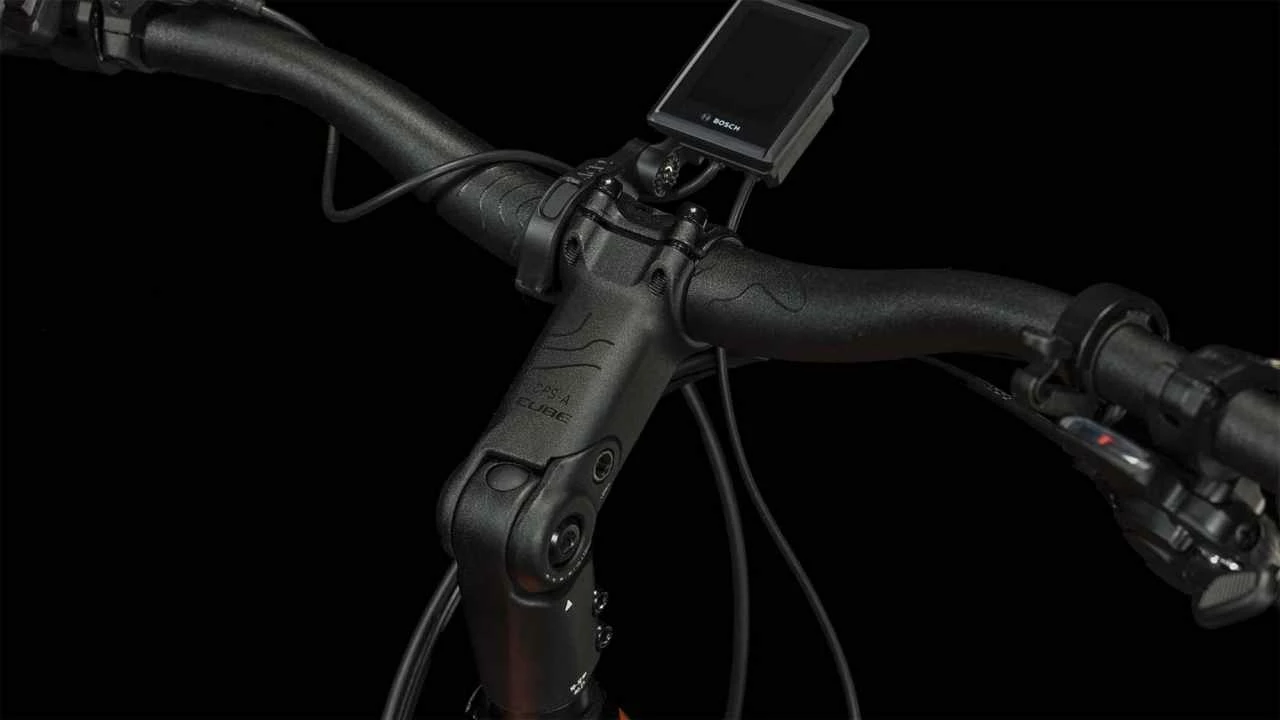 Cube Kathmandu Hybrid EXC 750 Red N Black E-Bike Trekkingrad Tiefeinsteiger â Bild 4