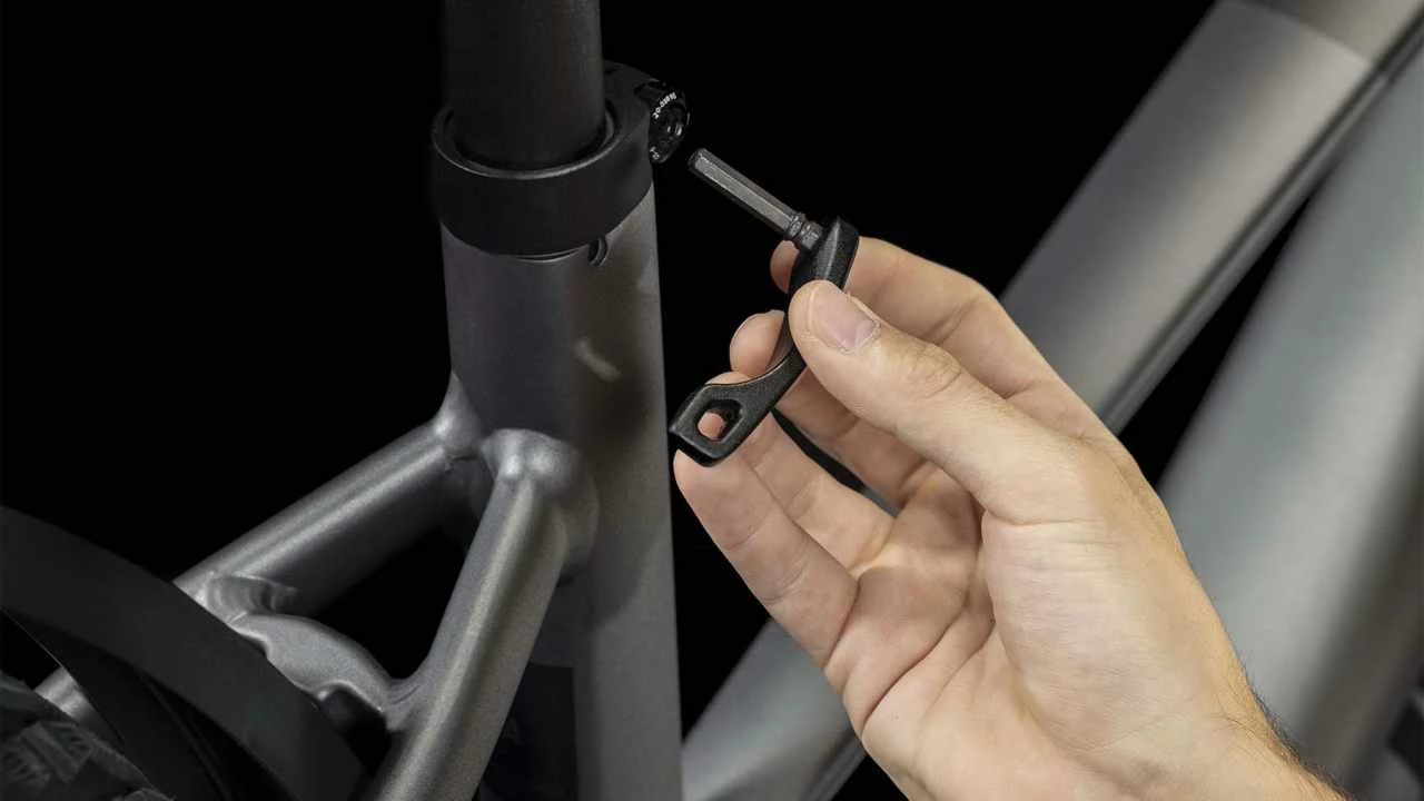 Cube Nuride Hybrid Performance 625 Allroad Graphite N Black E-Bike Trekkingrad Damen â Bild 4