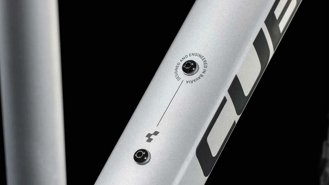 Cube Nature EXC Polarsilver N Black Crossrad Damen â Bild 4