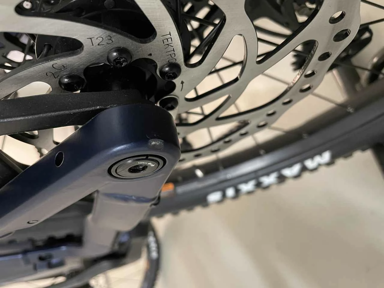 Ghost E-Riot Trail CF Advanced Dark Blue Pearl / Dirty Blue Matt / Glossy E-Bike Fully Mountainbike Lackschaden â Bild 3